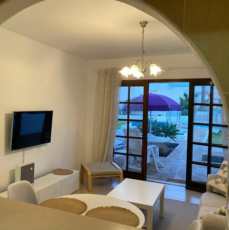Estrella Del Mar 8. 1 Bedroom Villa With Pool And Gardens 300 Metres From The Beach Corralejo Apartment