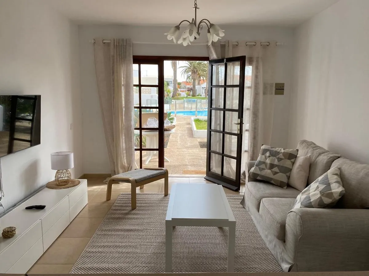 Apartment Estrella Del Mar 8. 1 Bedroom Villa With Pool And Gardens 300 Metres From The Beach Corralejo Spain